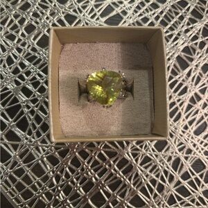 Elegant Silver and Green Ring